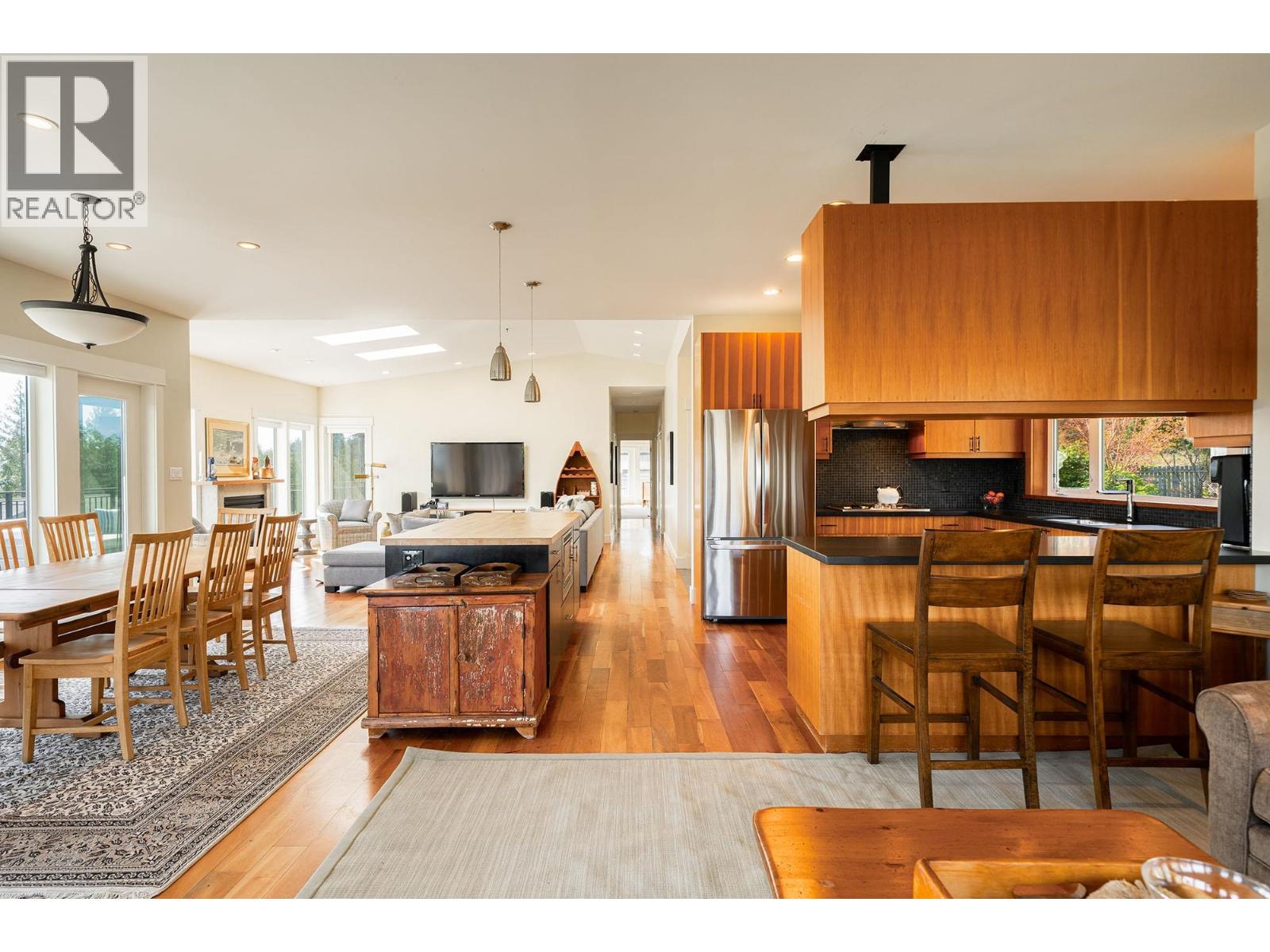 889 Cowan Point Drive, Bowen Island, British Columbia  V0N 1G2 - Photo 13 - R3111070