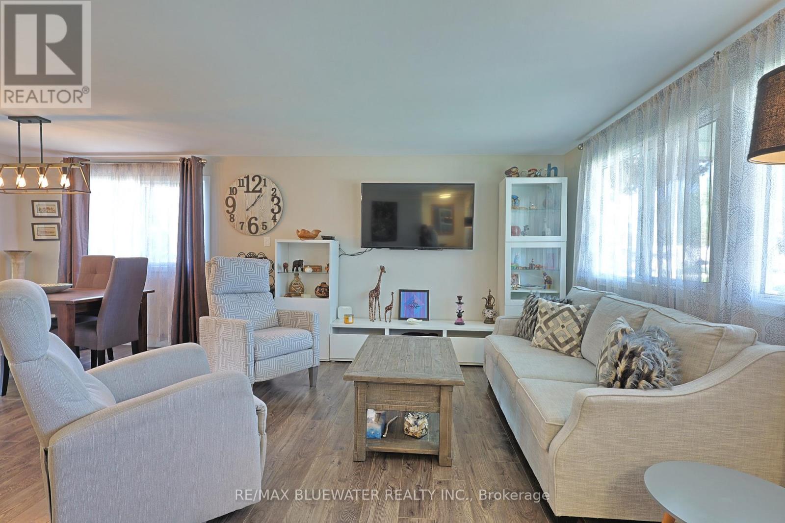 236 Pebble Beach Parkway, South Huron, Ontario  N0M 1T0 - Photo 10 - X12780000