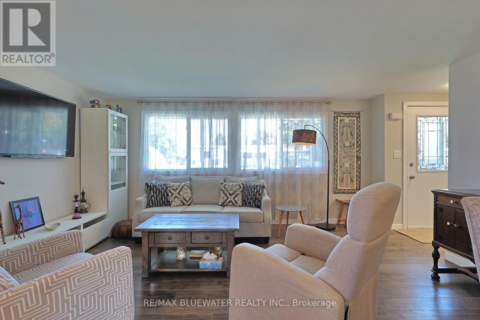 236 Pebble Beach Parkway, South Huron, Ontario  N0M 1T0 - Photo 11 - X12780000