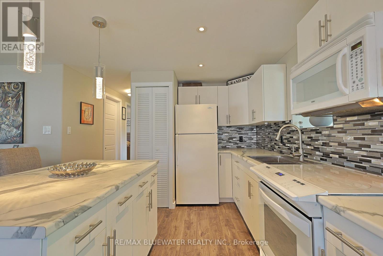 236 Pebble Beach Parkway, South Huron, Ontario  N0M 1T0 - Photo 14 - X12780000