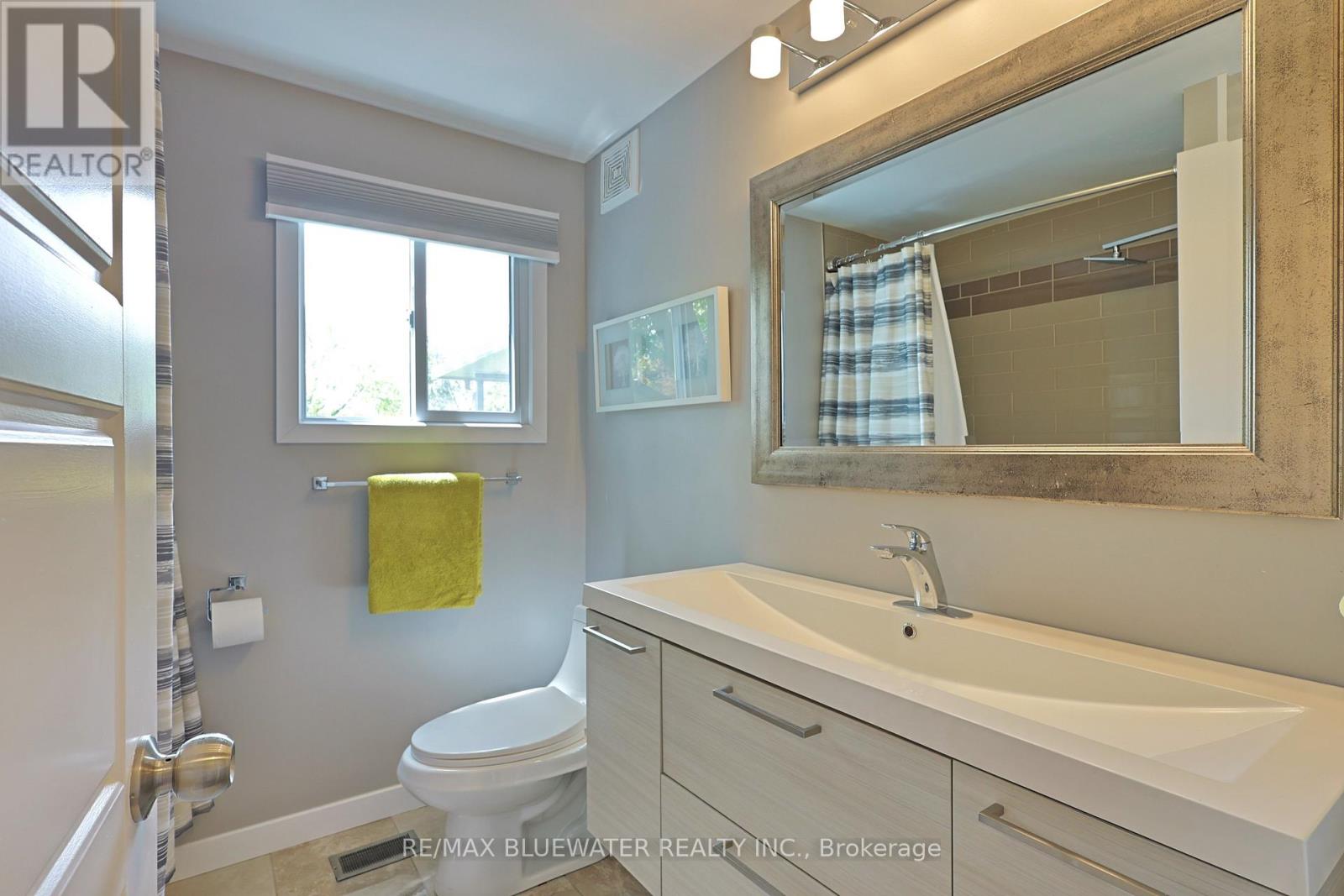 236 Pebble Beach Parkway, South Huron, Ontario  N0M 1T0 - Photo 23 - X12780000