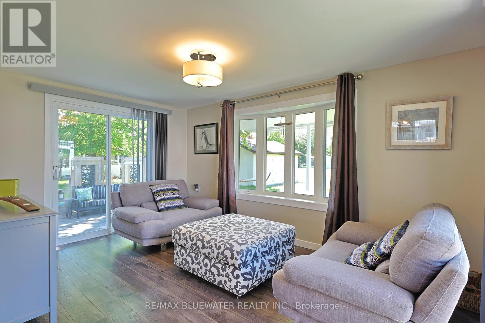 236 Pebble Beach Parkway, South Huron, Ontario  N0M 1T0 - Photo 3 - X12780000