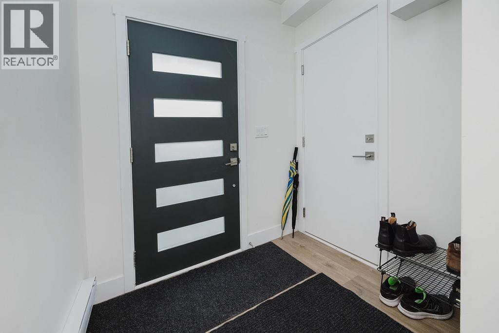 109 736 Gibsons Way, Gibsons, British Columbia  V0N 1V9 - Photo 7 - R3113082