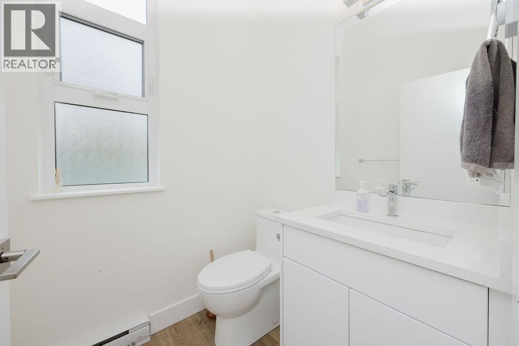 109 736 Gibsons Way, Gibsons, British Columbia  V0N 1V9 - Photo 8 - R3113082