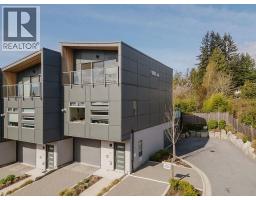 109 736 GIBSONS WAY, Gibsons, British Columbia