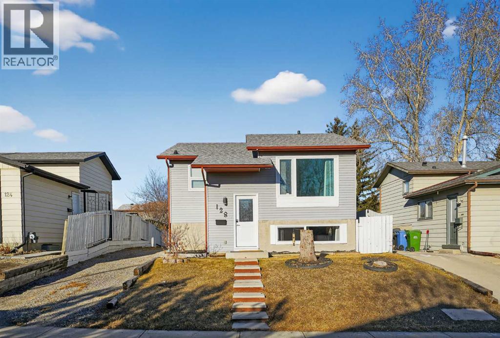 128 Bernard Close Nw, Calgary, Alberta  T3K 2H3 - Photo 1 - A2290594