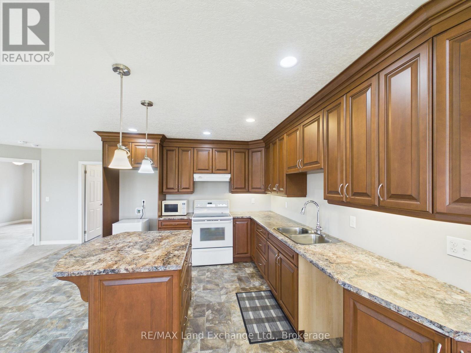 39 Mccrea Street, Morris Turnberry, Ontario  N0G 1E0 - Photo 5 - X13016662