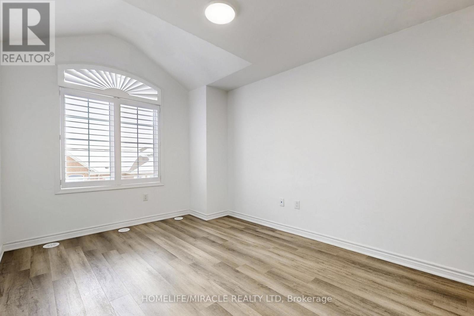 1587 Moira Crescent, Milton, Ontario  L9E 1X8 - Photo 32 - W12795930