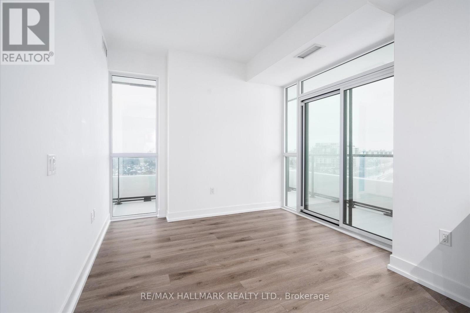 621 - 60 George Butchart Drive, Toronto, Ontario  M3K 0E1 - Photo 5 - W12989600