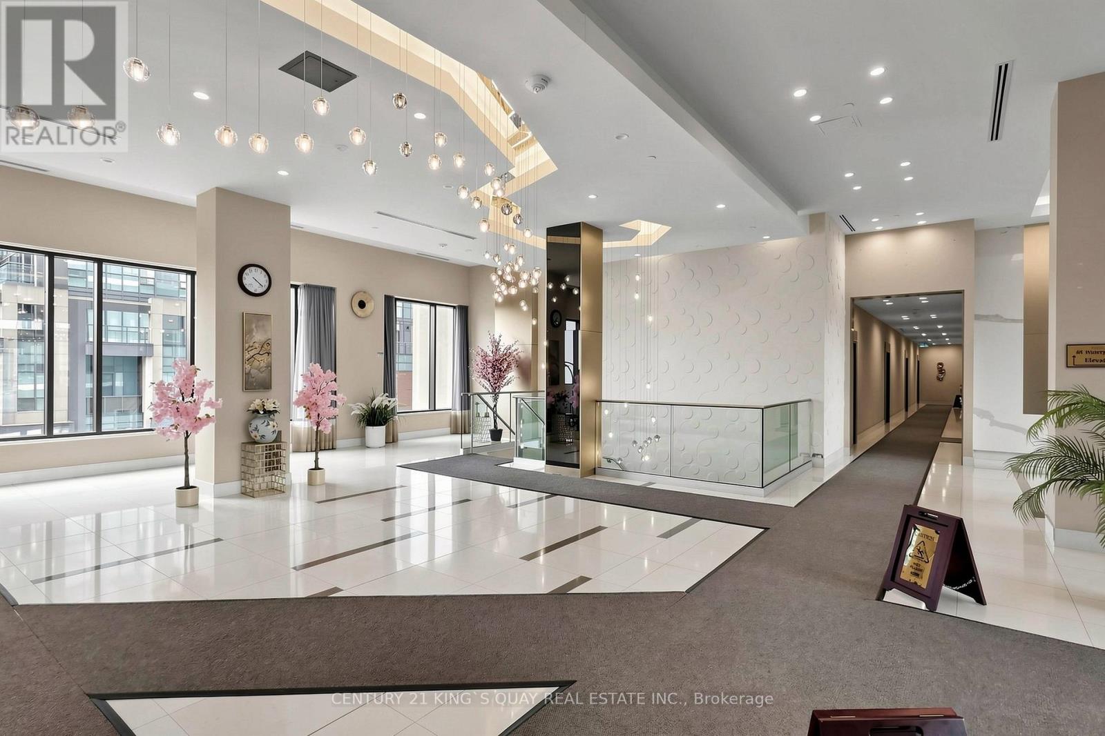 35 Watergarden Drive, Mississauga, Ontario  L5R 0G8 - Photo 4 - W13016668