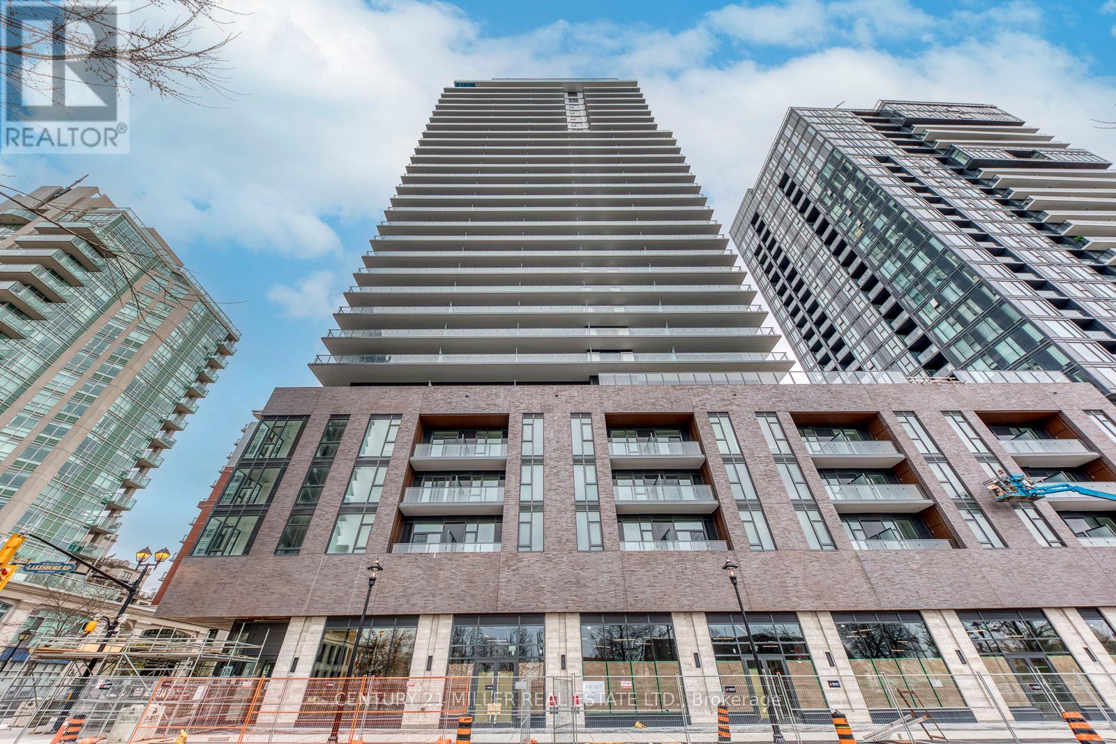 313 - 2075 Lakeshore Road, Burlington, Ontario  L7R 1E2 - Photo 2 - W13016670