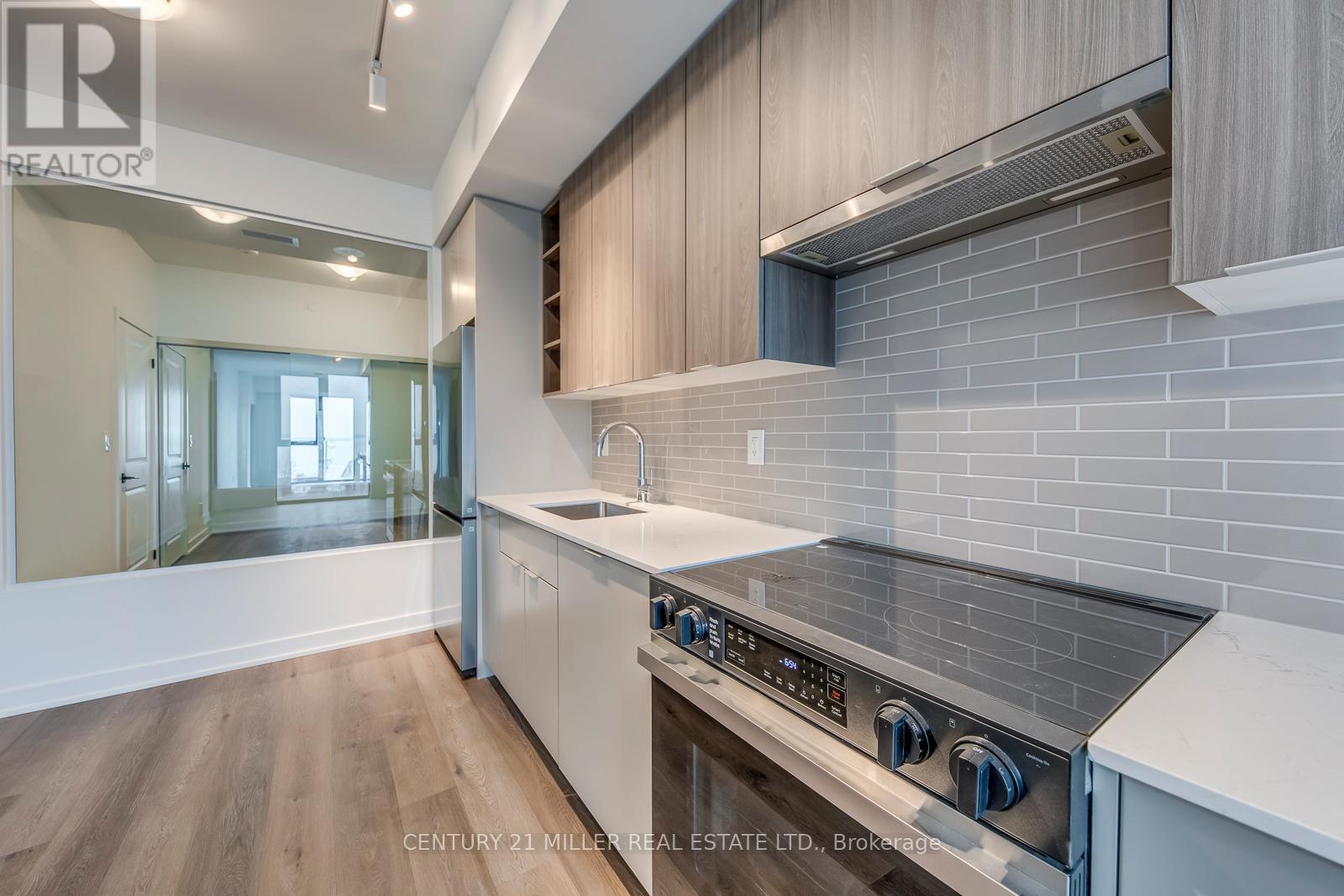 313 - 2075 Lakeshore Road, Burlington, Ontario  L7R 1E2 - Photo 8 - W13016670