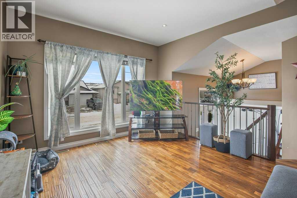 25 Hammond Close, Sylvan Lake, Alberta  T4S 0C7 - Photo 5 - A2294046