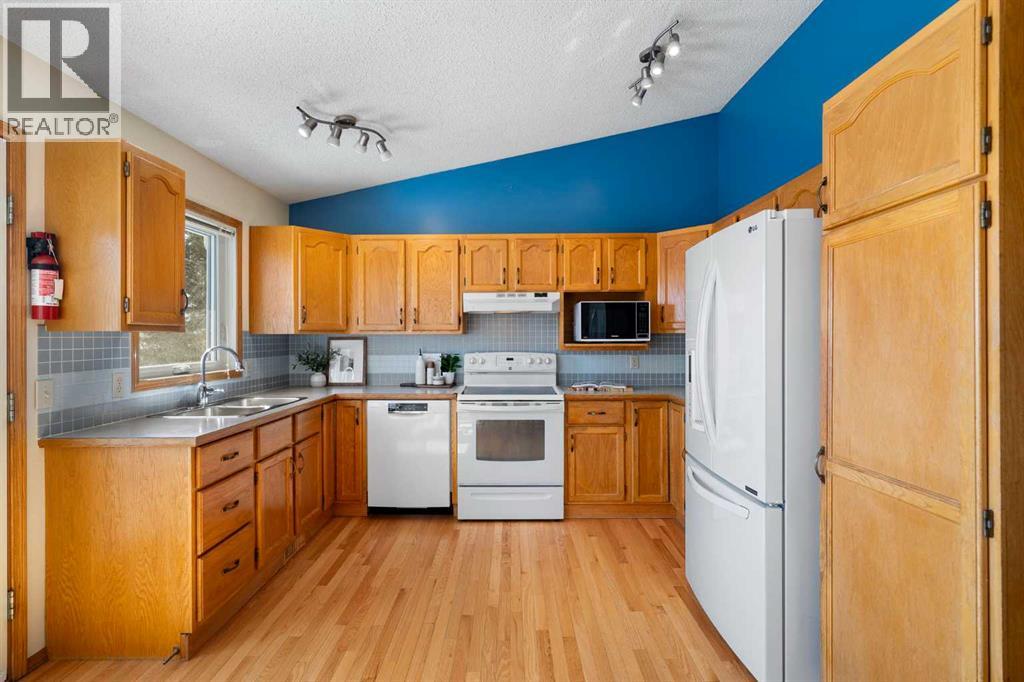 221 Scurfield Place Nw, Calgary, Alberta  T3L 1T3 - Photo 16 - A2299308