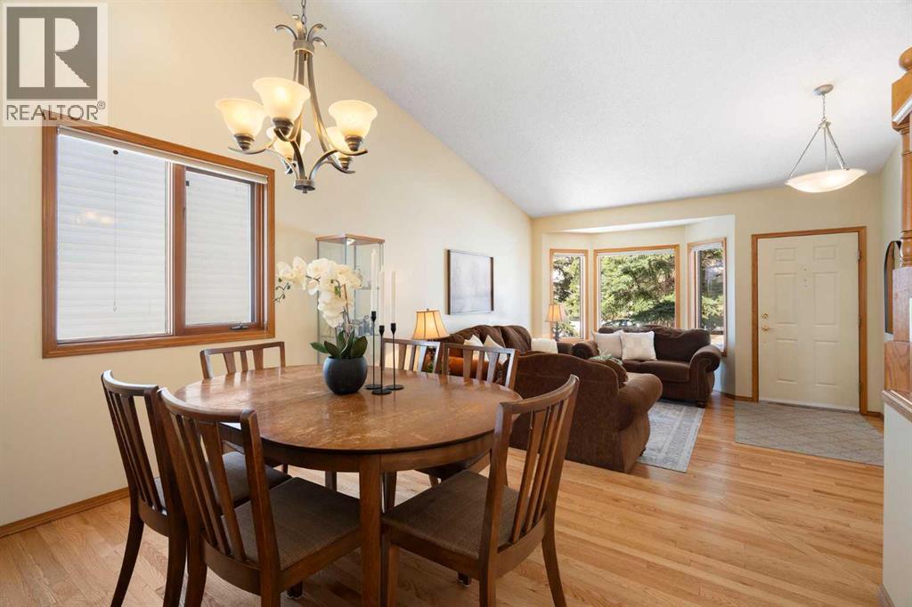 221 Scurfield Place Nw, Calgary, Alberta  T3L 1T3 - Photo 9 - A2299308