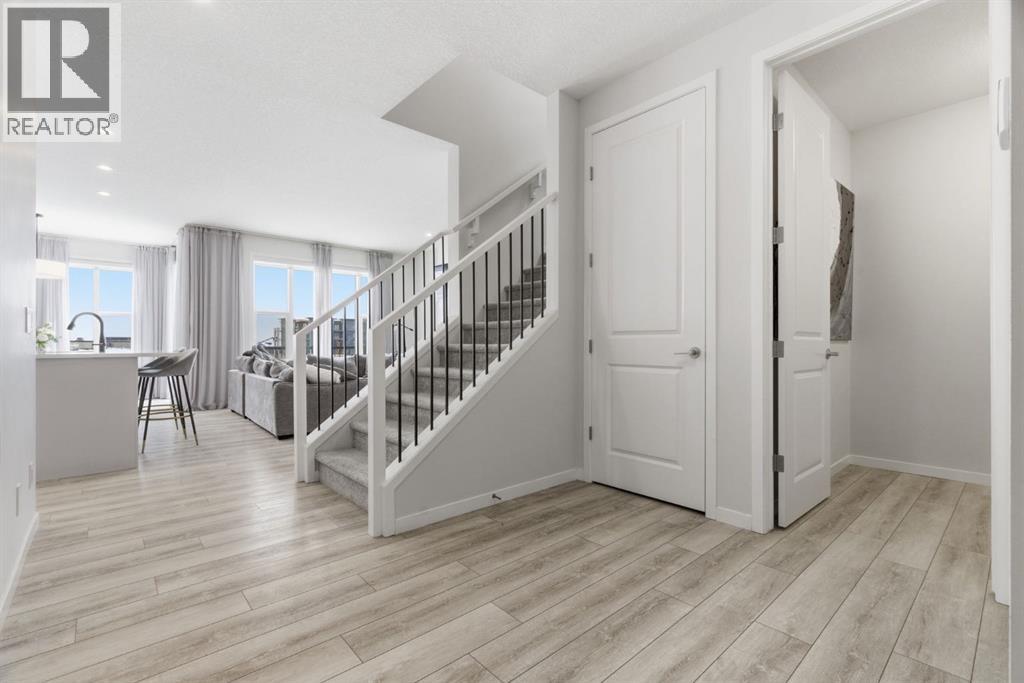 54 Belmont Manor Sw, Calgary, Alberta  T2X 5E4 - Photo 18 - A2300250