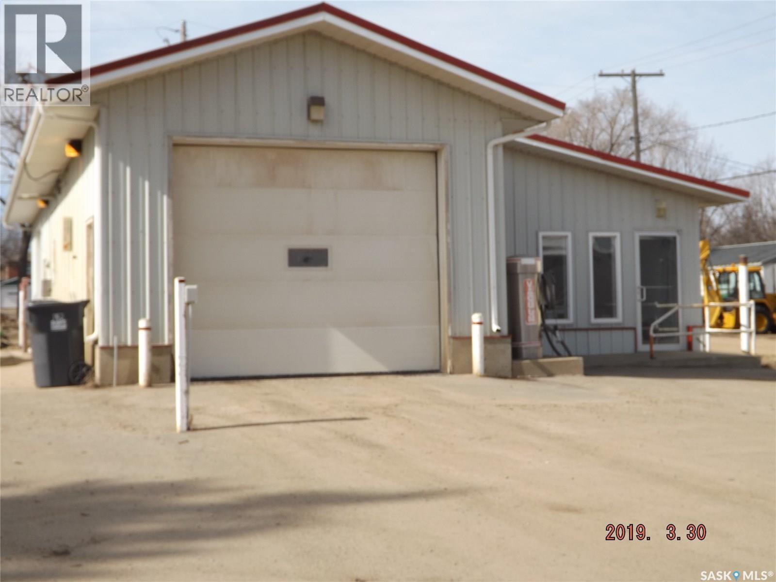 522 Mann Avenue, Radville, Saskatchewan  S0C 2G0 - Photo 2 - SK033135