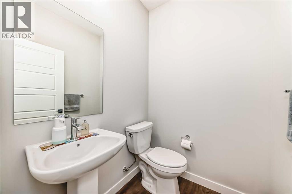 47 Amblefield Grove Nw, Calgary, Alberta  T3P 2B7 - Photo 8 - A2295378