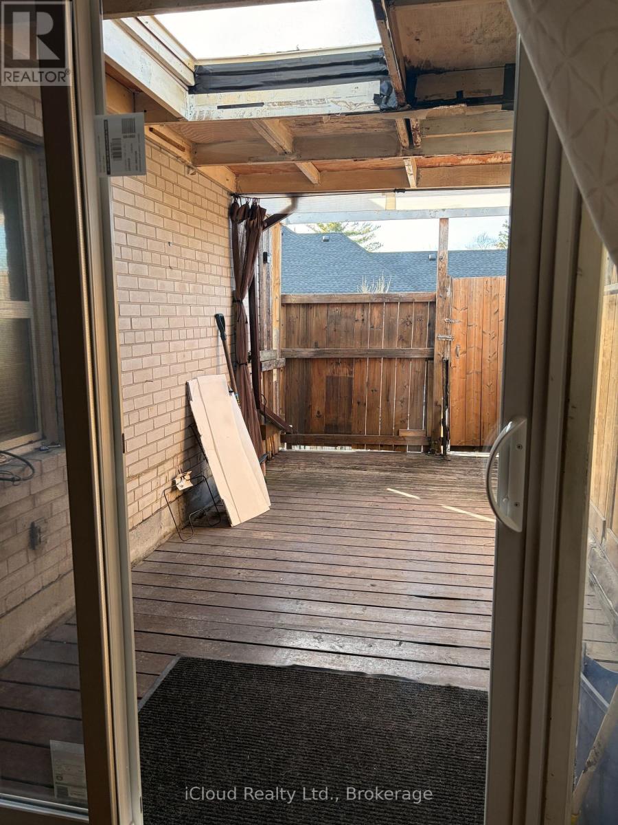 2nd Floor - 5084 Dundas Street W, Toronto, Ontario  M9A 1C2 - Photo 8 - W12707244