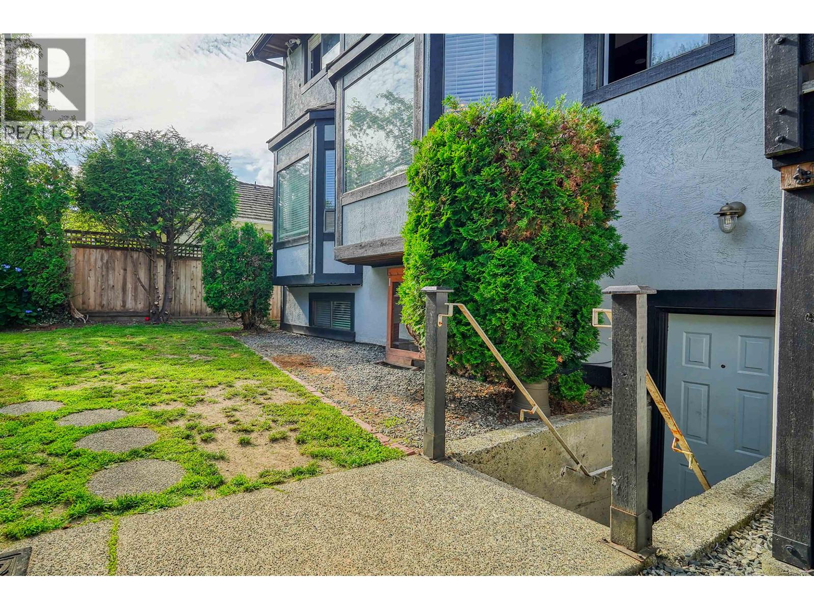 496 Glenbrook Drive, New Westminster, British Columbia  V3L 5K1 - Photo 36 - R3108342