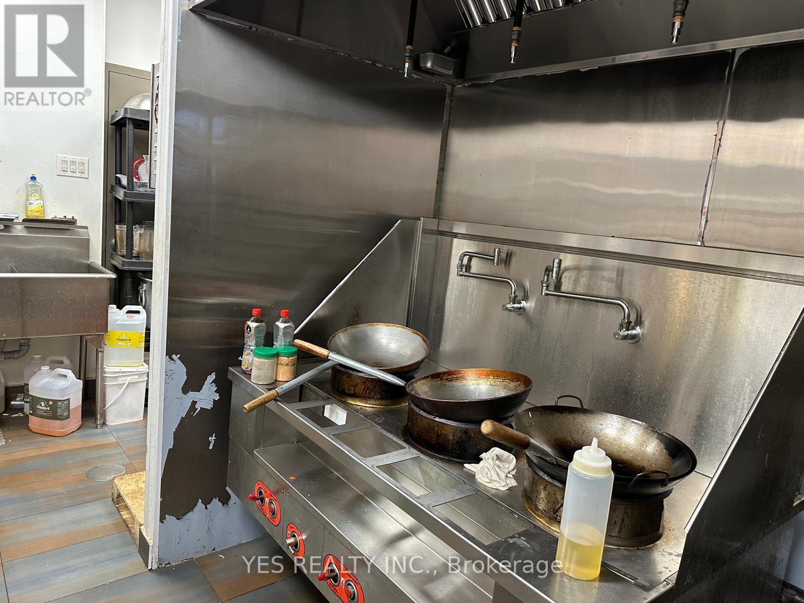 A119-A120 - 41 Lebovic Avenue, Toronto, Ontario  M1L 0H2 - Photo 6 - E13016726