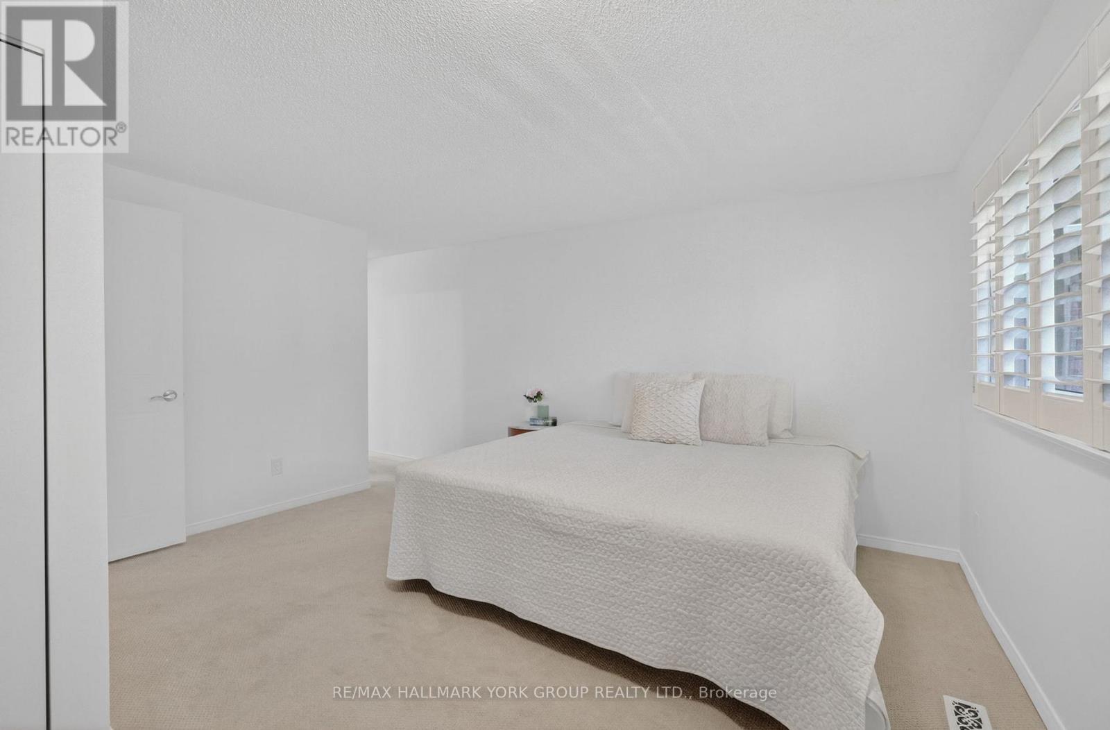 26 Mendys Forest, Aurora, Ontario  L4G 5A4 - Photo 22 - N12981156