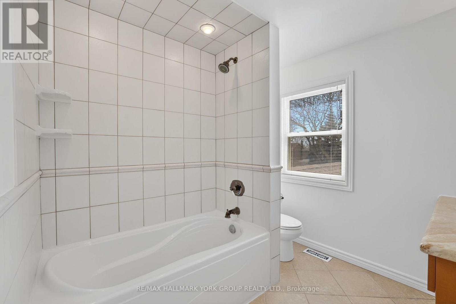 26 Mendys Forest, Aurora, Ontario  L4G 5A4 - Photo 26 - N12981156