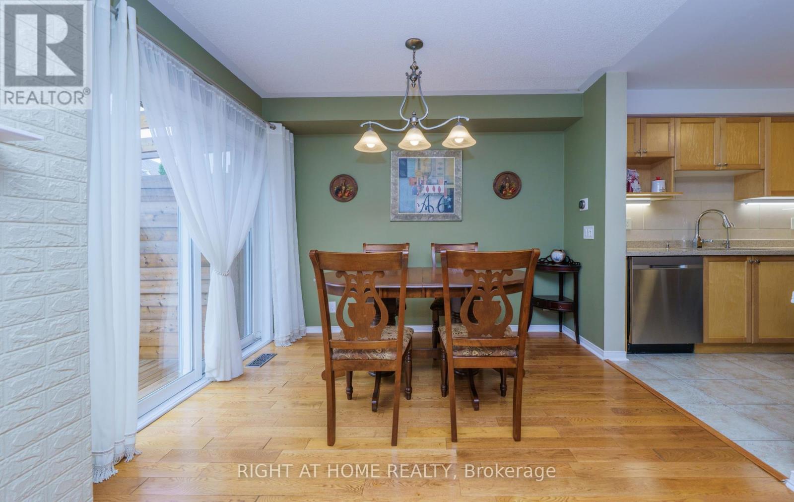 21 Marshview Avenue, Aurora, Ontario  L4G 7W2 - Photo 10 - N13016714