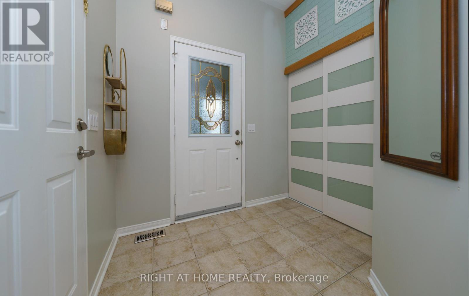 21 Marshview Avenue, Aurora, Ontario  L4G 7W2 - Photo 4 - N13016714