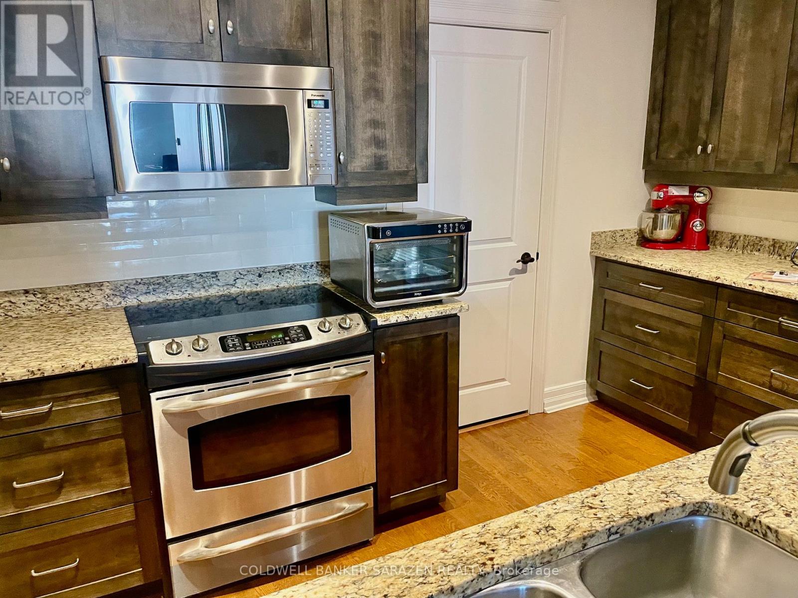 701 - 320 Mcleod Street, Ottawa, Ontario  K2P 1A3 - Photo 3 - X12958604