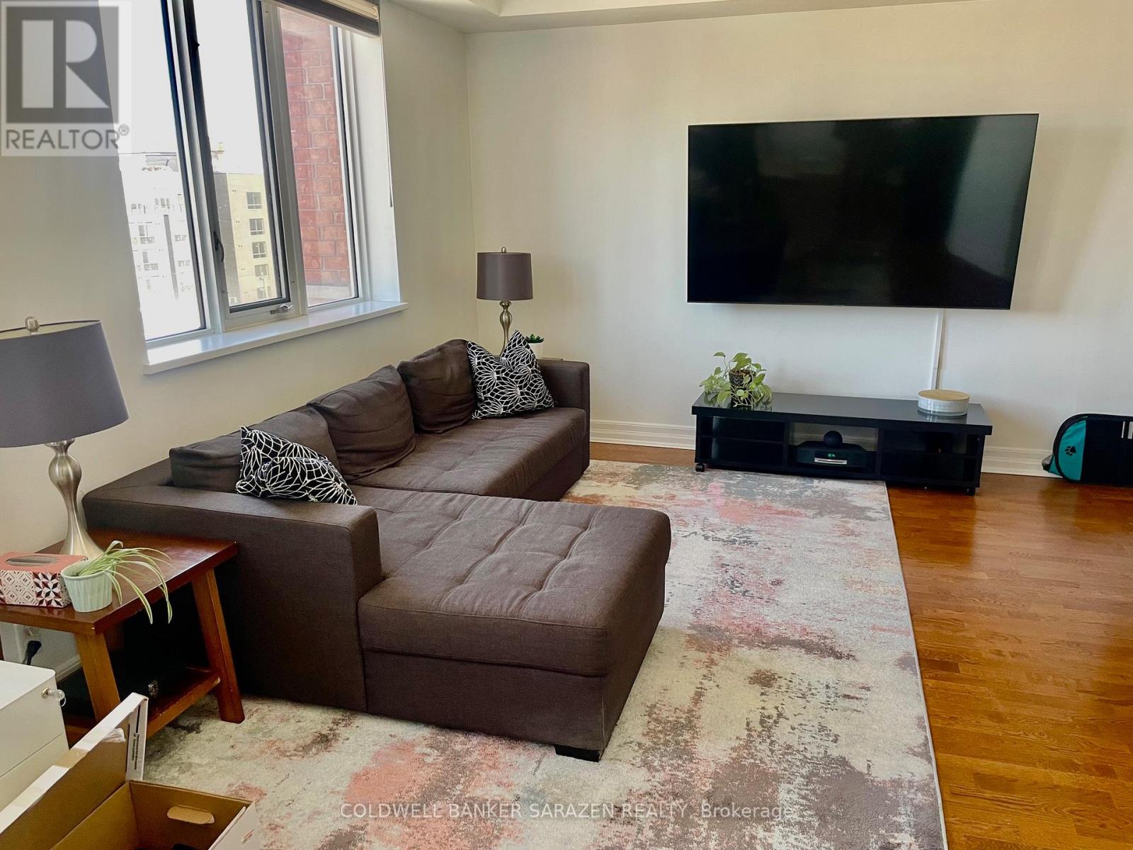 701 - 320 Mcleod Street, Ottawa, Ontario  K2P 1A3 - Photo 2 - X12958604