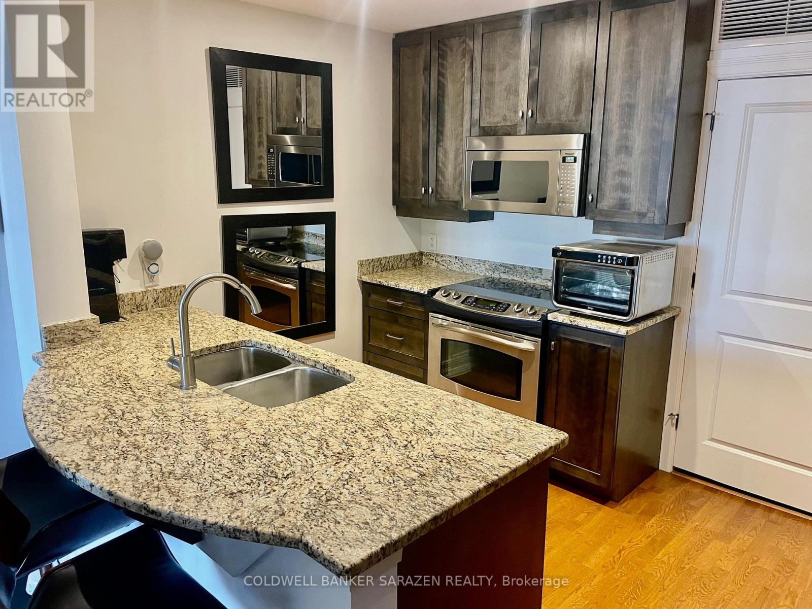 701 - 320 Mcleod Street, Ottawa, Ontario  K2P 1A3 - Photo 4 - X12958604