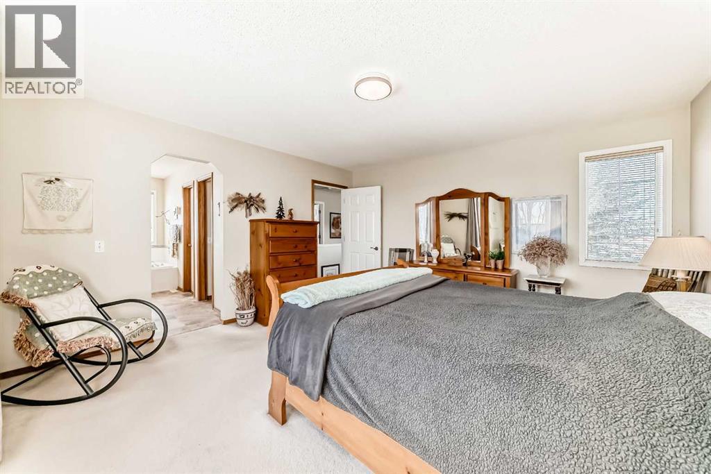 42 Somerset Circle SW, Calgary, Alberta  T2Y 3P7 - Photo 23 - A2298369