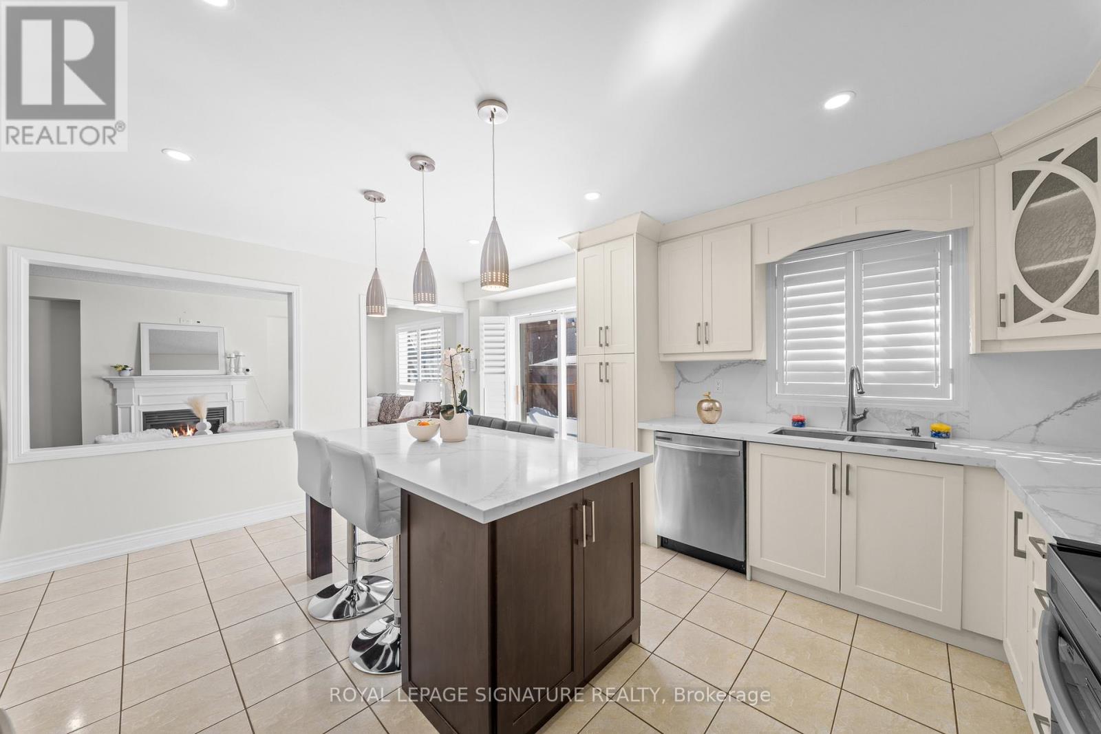 Main/upper - 16 Newark Way, Brampton, Ontario  L7A 2V1 - Photo 13 - W13016740