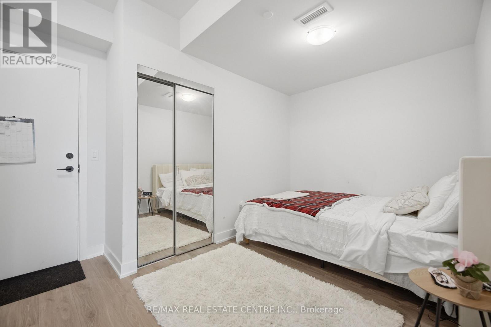 4905 - 430 Square One Drive, Mississauga, Ontario  L5B 0L6 - Photo 17 - W13016750