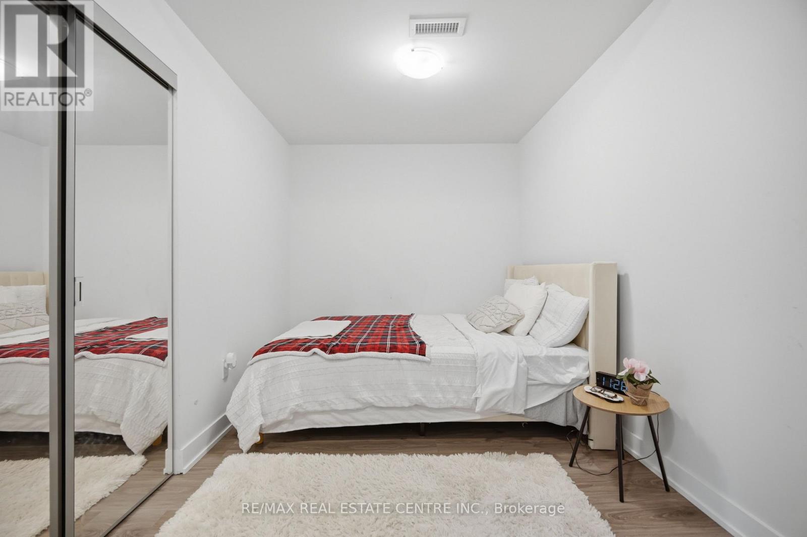 4905 - 430 Square One Drive, Mississauga, Ontario  L5B 0L6 - Photo 18 - W13016750