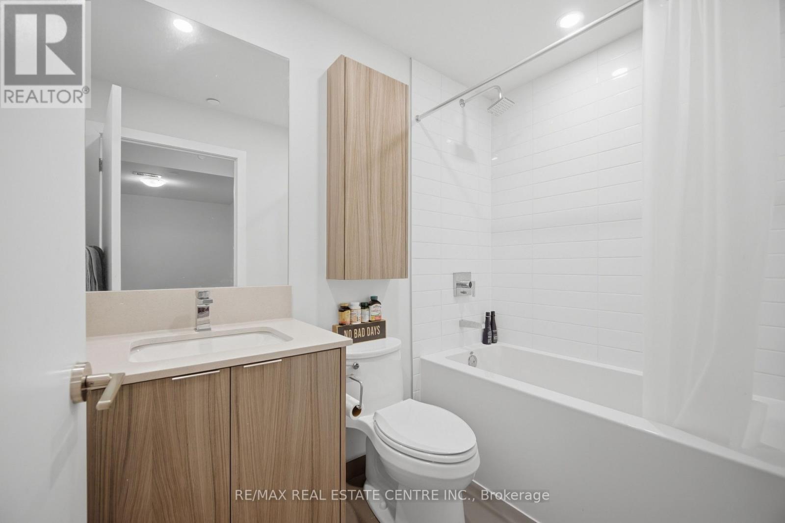 4905 - 430 Square One Drive, Mississauga, Ontario  L5B 0L6 - Photo 21 - W13016750