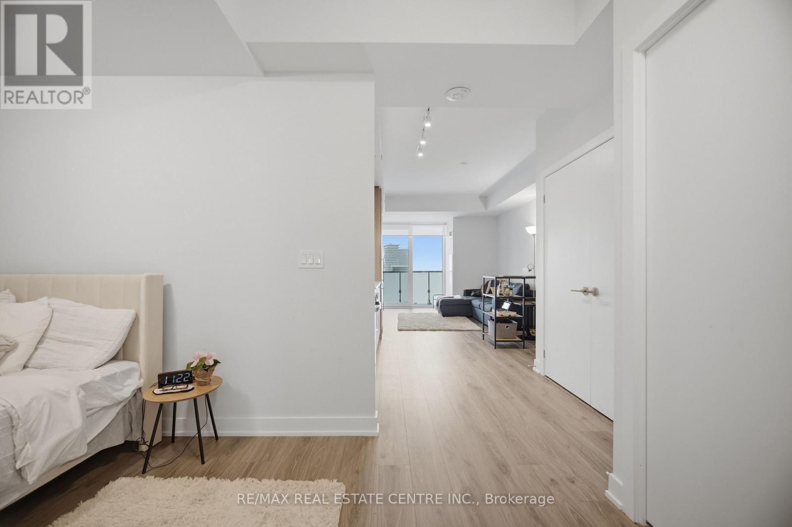 4905 - 430 Square One Drive, Mississauga, Ontario  L5B 0L6 - Photo 6 - W13016750