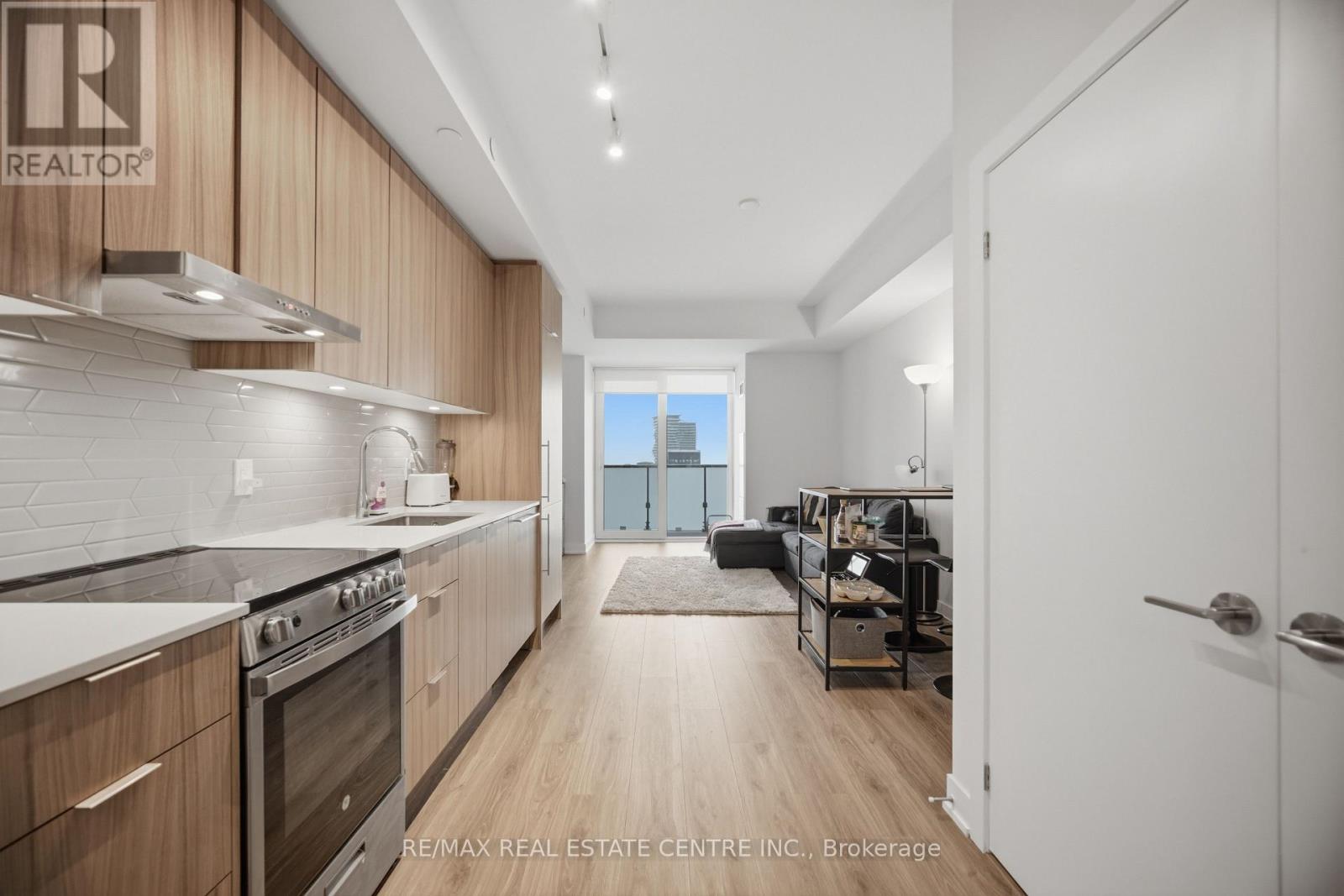 4905 - 430 Square One Drive, Mississauga, Ontario  L5B 0L6 - Photo 7 - W13016750