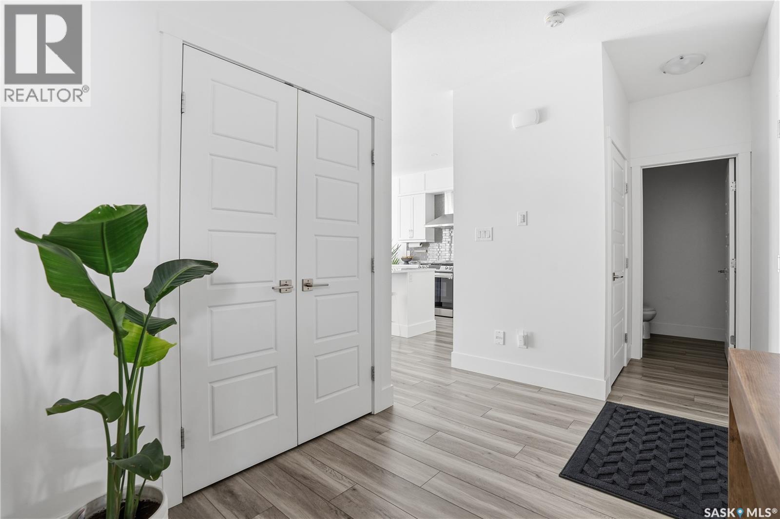 1037 Maplewood Drive, Moose Jaw, Saskatchewan  S6J 0E4 - Photo 4 - SK033318