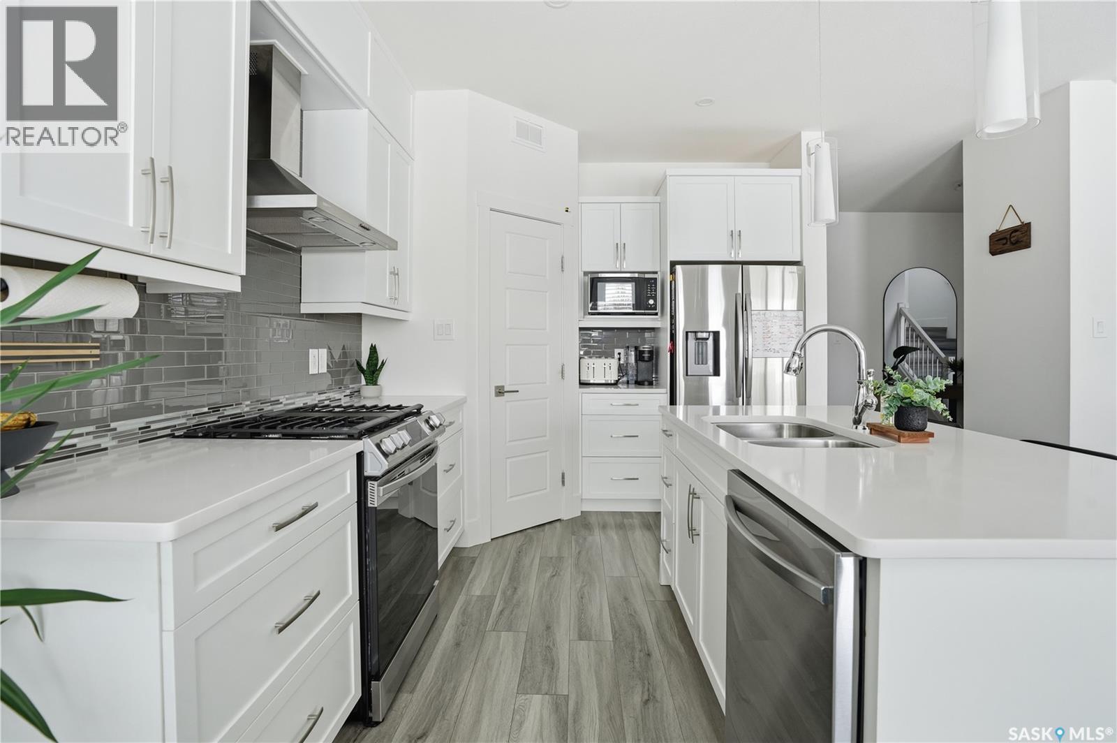 1037 Maplewood Drive, Moose Jaw, Saskatchewan  S6J 0E4 - Photo 9 - SK033318