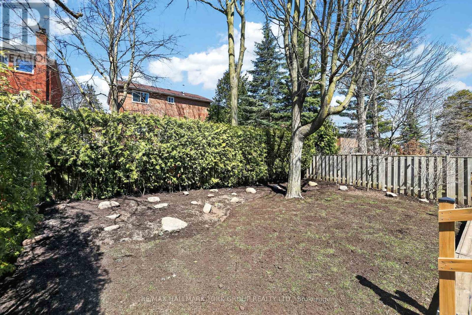 26 Mendys Forest, Aurora, Ontario  L4G 5A4 - Photo 41 - N12981156