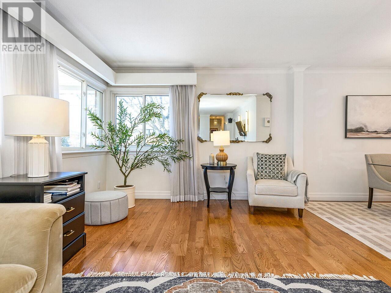 1602 Carletta Drive, Mississauga, Ontario  L4X 1E5 - Photo 10 - W12838956