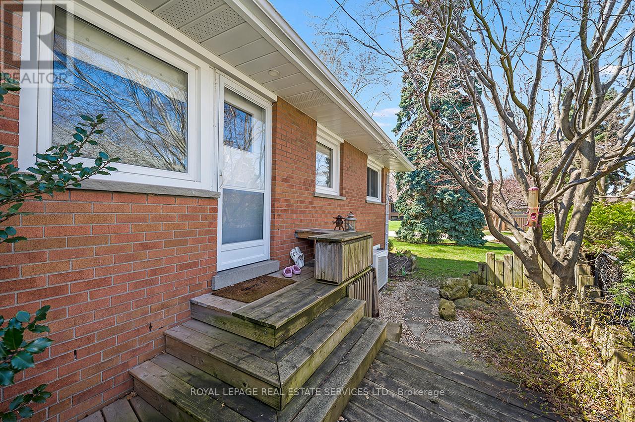 1602 Carletta Drive, Mississauga, Ontario  L4X 1E5 - Photo 37 - W12838956