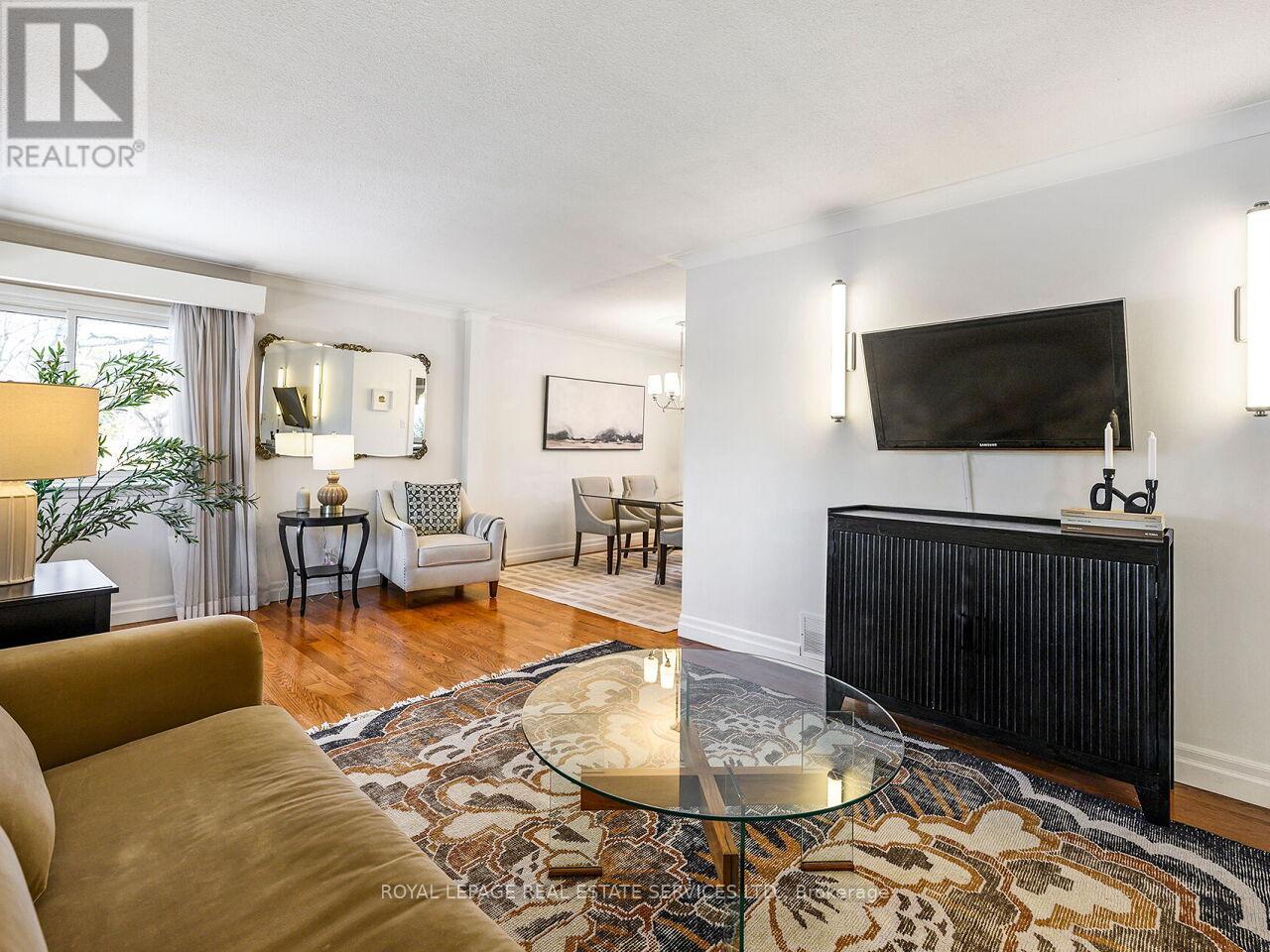 1602 Carletta Drive, Mississauga, Ontario  L4X 1E5 - Photo 9 - W12838956