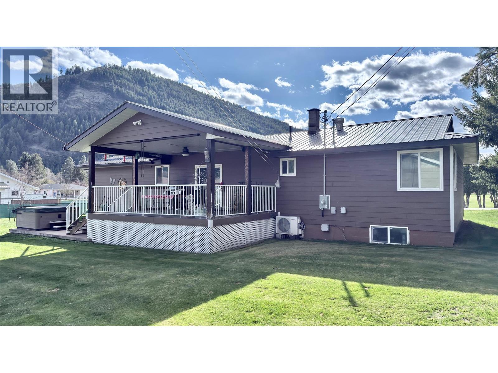 570 Eholt Street, Midway, British Columbia  V0H 1M0 - Photo 8 - 10374397