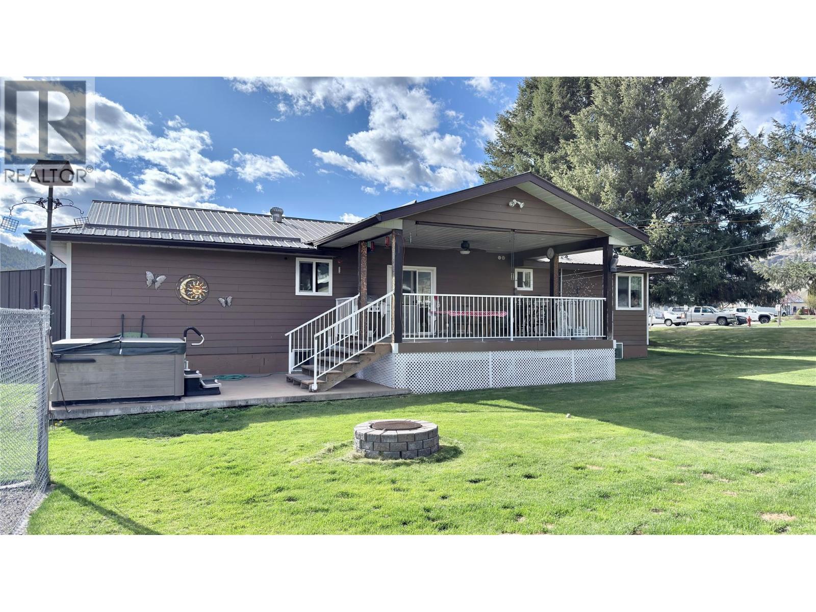 570 Eholt Street, Midway, British Columbia  V0H 1M0 - Photo 9 - 10374397