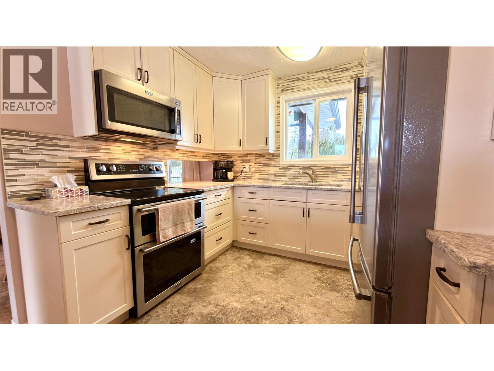 570 Eholt Street, Midway, British Columbia  V0H 1M0 - Photo 21 - 10374397