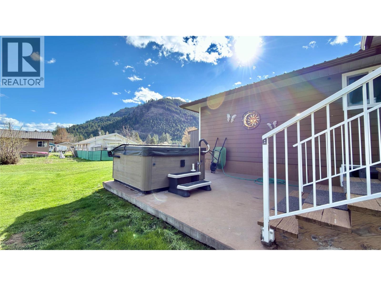 570 Eholt Street, Midway, British Columbia  V0H 1M0 - Photo 11 - 10374397