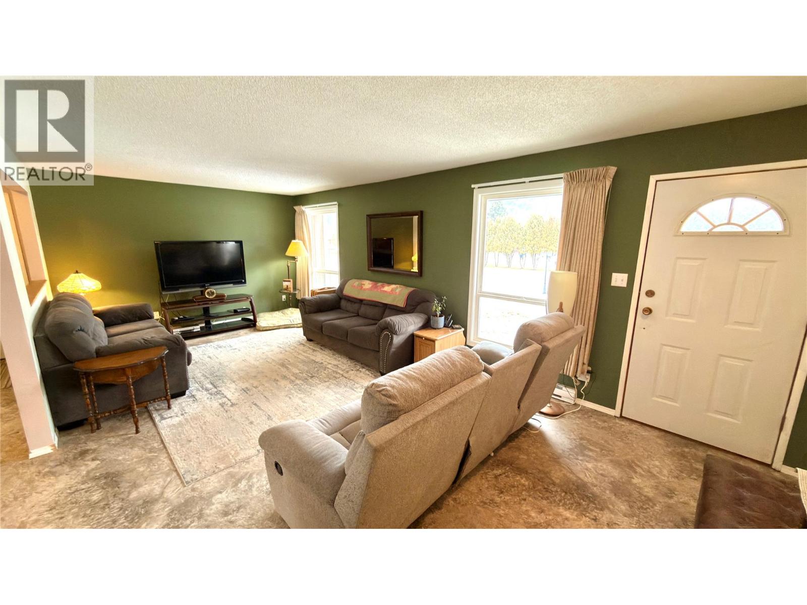 570 Eholt Street, Midway, British Columbia  V0H 1M0 - Photo 18 - 10374397